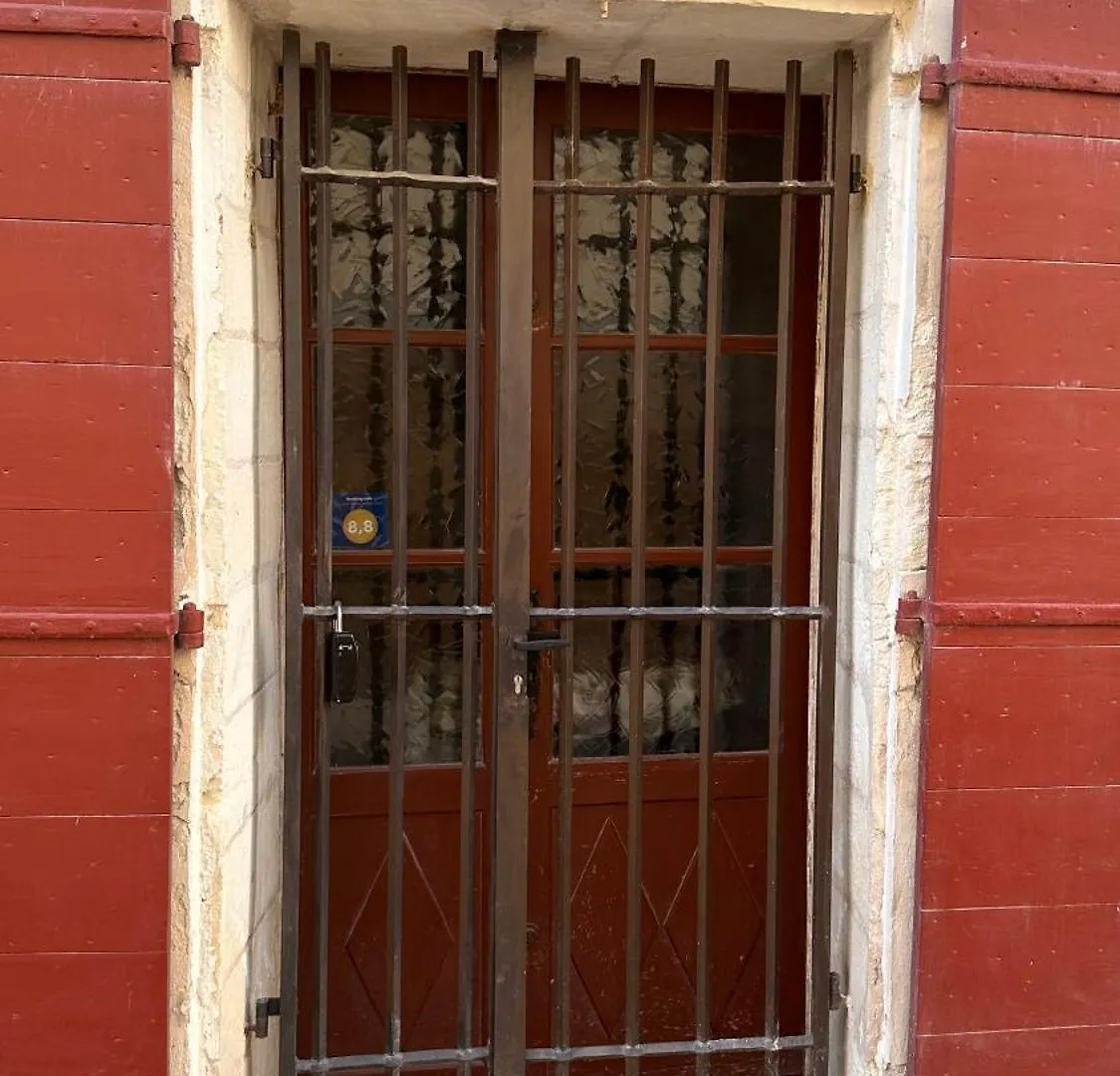 La Maison des Hautures Arles 0*,