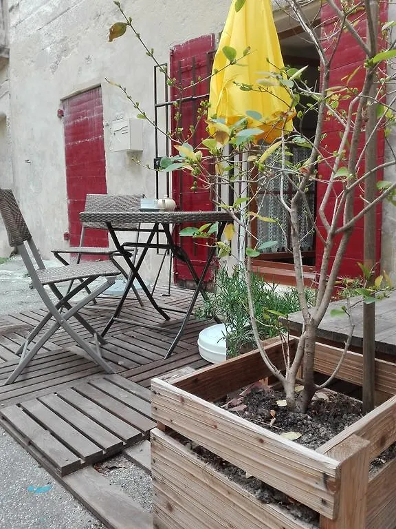 La Maison des Hautures Arles 0*,  France