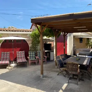 Appartement Confort Avec Parking Fermé, Arles