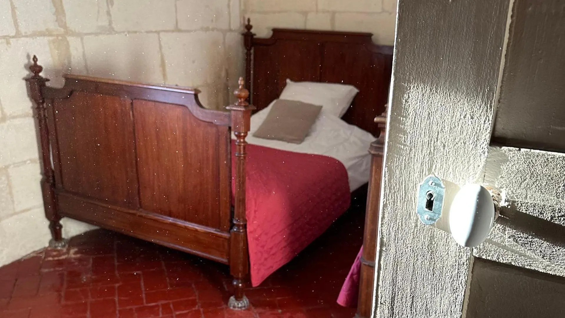 La Maison Des Hautures Арль